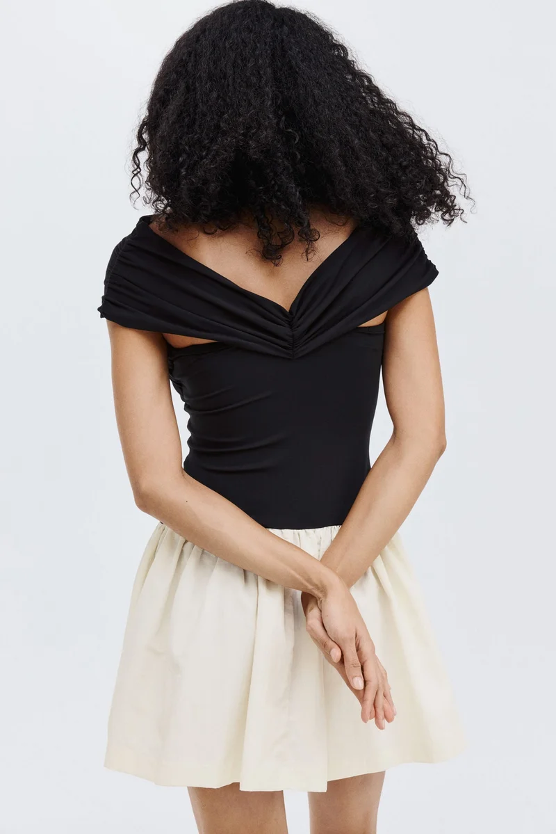 اتش اند ام فستان مكشوف الكتف